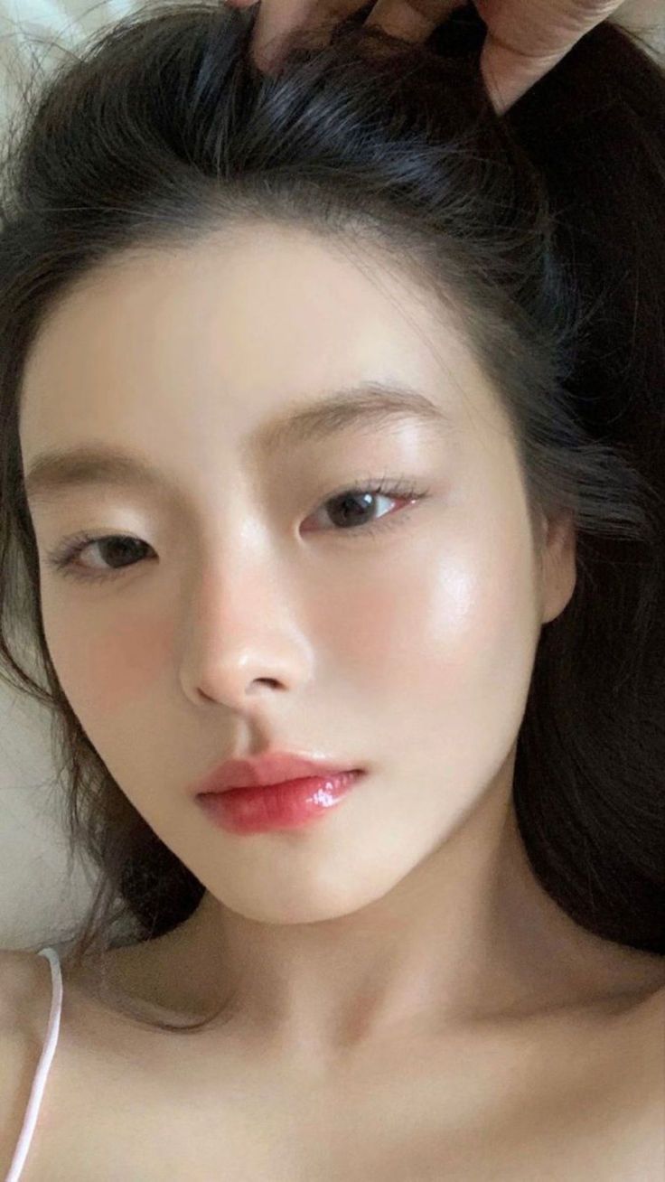 Latest Must-Know Korean Makeup Trends In 2025