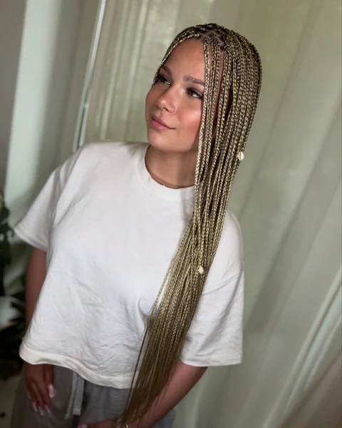 Long Blonde Knotless Box Braids