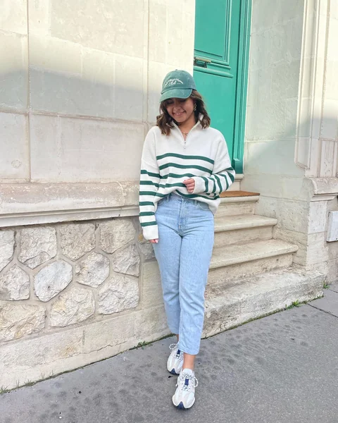 Wavy Bob with Green Baseball Cap