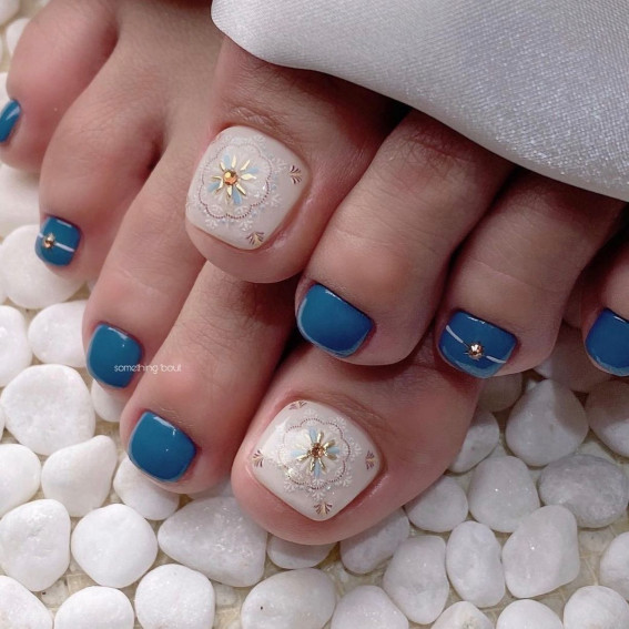 50 Cute Summer Toe Nails for 2022 : Flower White + Blue Grey Colour Toe  Nails 1 - Fab Mood | Wedding Color, Haircuts & Hairstyles | Nails | Colours