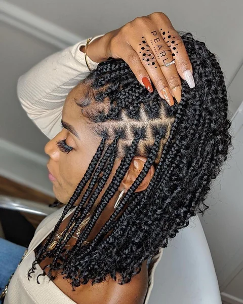 Short Knotless Bob Braids