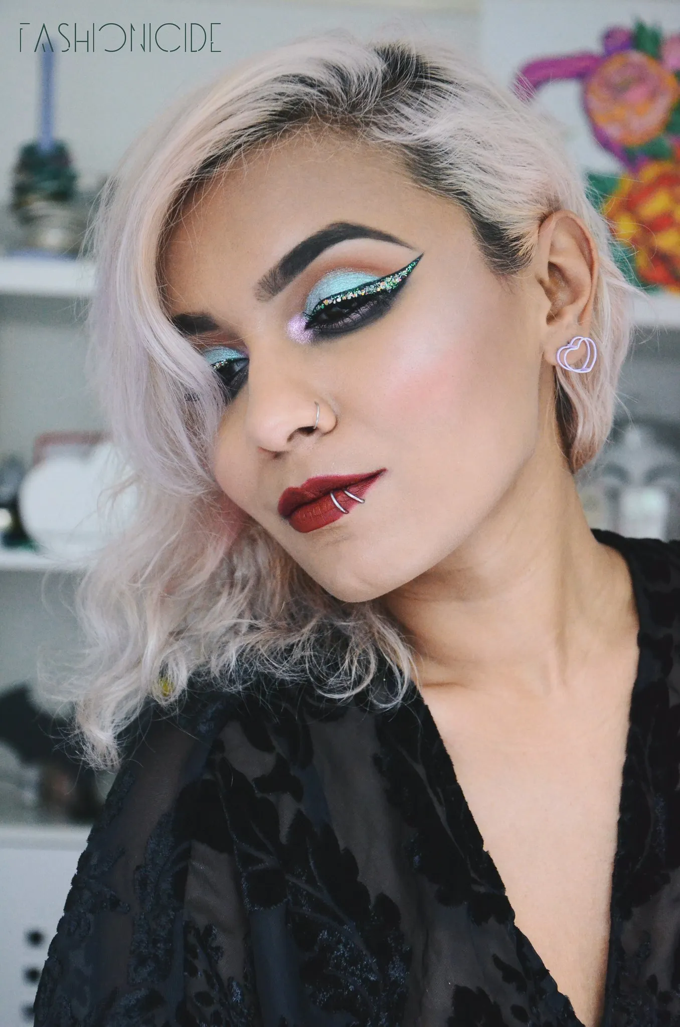 MAKEUP // Sequin Effect Glitter Eyeliner – Fashionicide