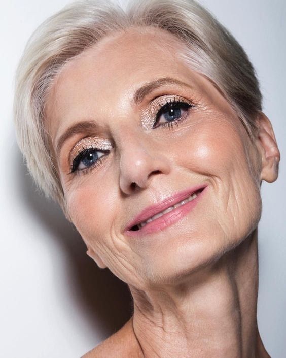 14 Pro Makeup Tips for Older Women from Professionals