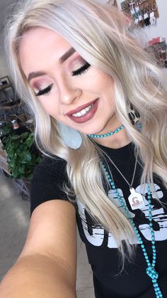 Western Cowgirl Makeup Looks
