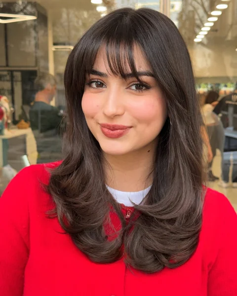 Medium Wavy Hair with Side-Swept Fringe