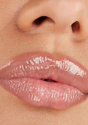Exfoliation to Enhance Lip Volume Exfoliation to Enhance Lip Volume