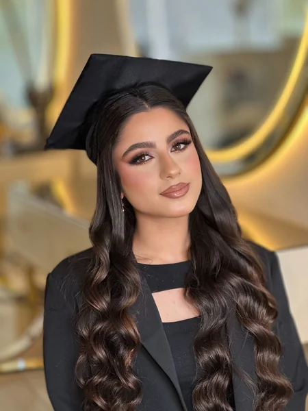 Voluminous Curls for Graduation Cap