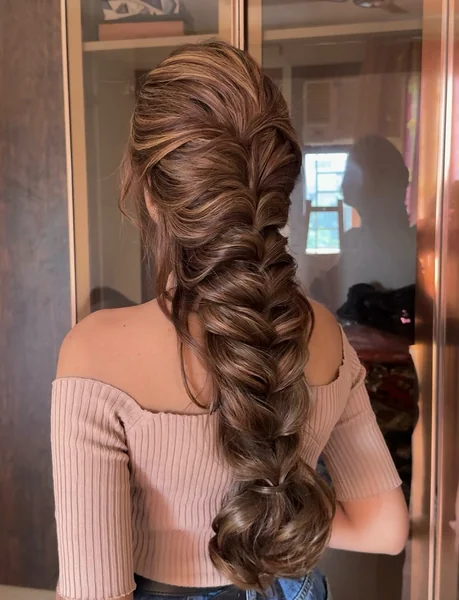 Loose Romantic Pull-Through Braid on Brown Hair