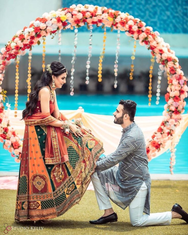 101 Romantic Wedding Couple Poses Ideas - Wedbook