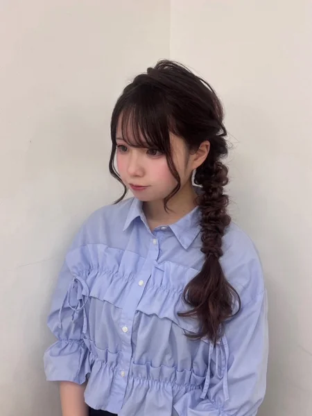 Loose Side Fishtail Pull-Through Braid