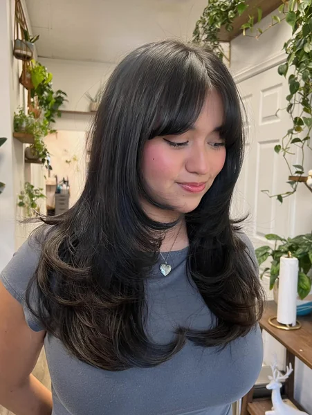 Long Wavy Hair with Side Bangs