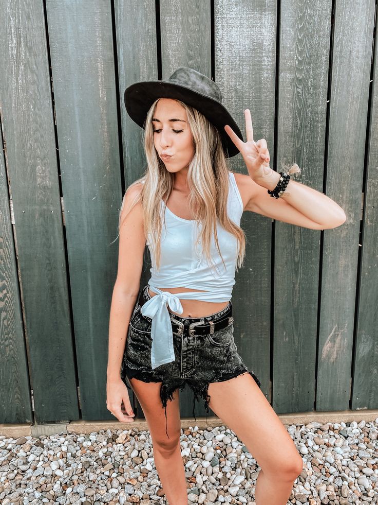 Livin' On The Edge Distressed Denim Shorts – The North Nash Boutique