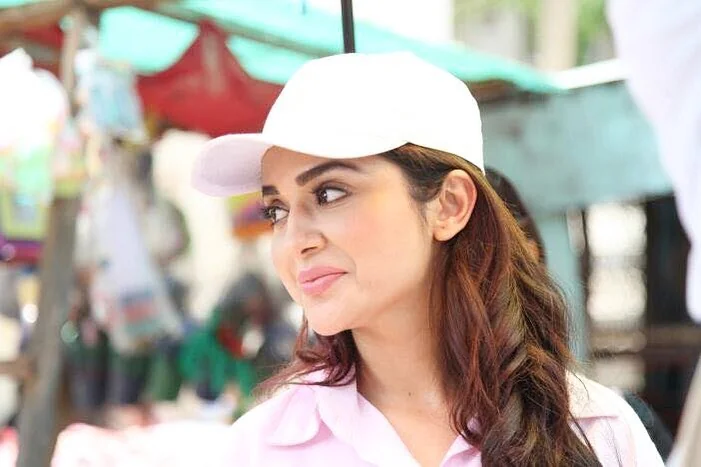 Loose Side Ponytail with White Baseball Cap