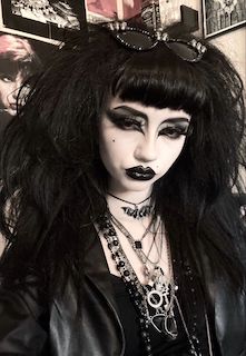 Bold Beauty—The Art of Goth Makeup | Dress to Impress | Political ...