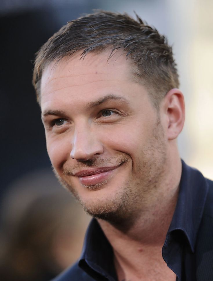 40 Hairstyles for Men Over 40 to Look Young and Dashing