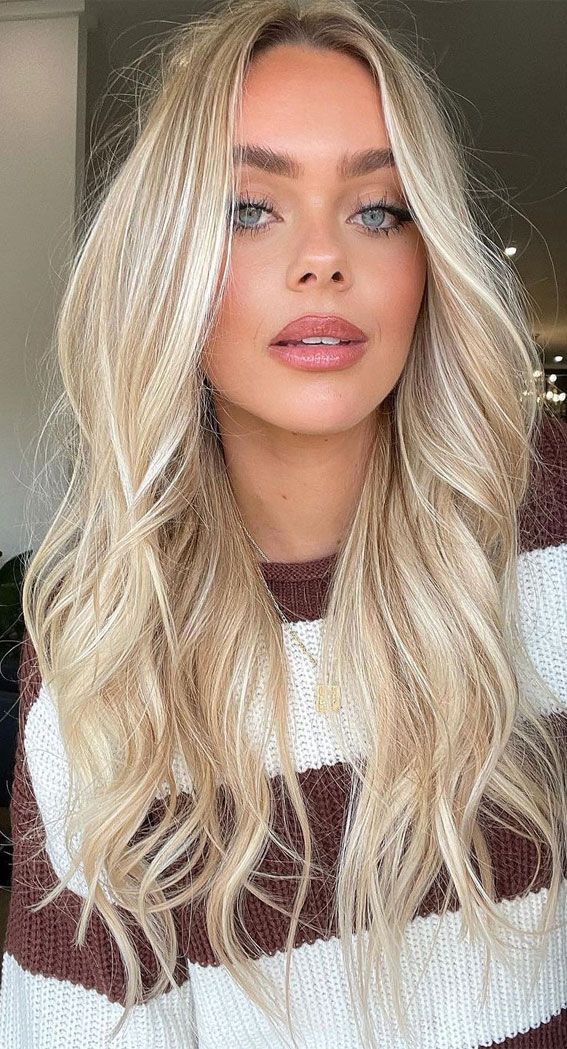 33 Cute Blonde Hair Color Trends 2022 : Creamy Blonde