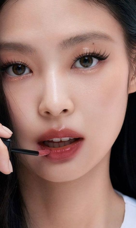 45+ Korean Makeup Looks to Embrace the Winter Vibes