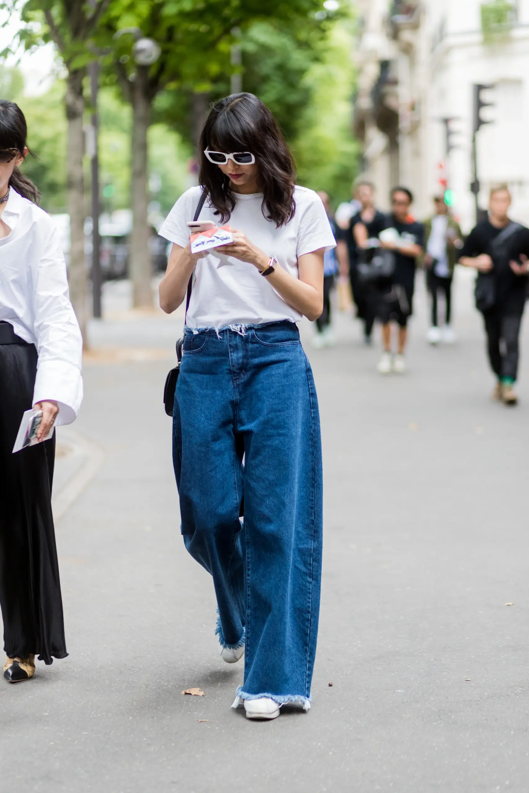 How to Style Baggy Jeans | PS Fashion