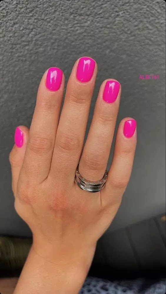 Pink nails Is Valentine's Day short? Pink nails Is Valentine's Day short?