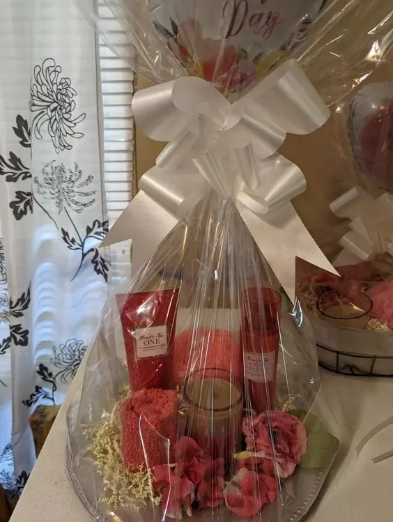 Valentine's Day Gift Basket Valentine's Day Gift Basket
