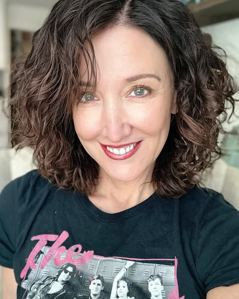 Bouncy Chin-Length Bob for Defined Natural Curls