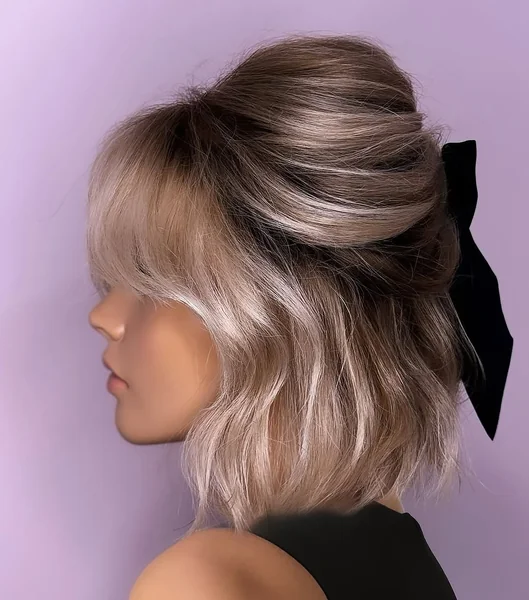 Classic Dark Chin Bob with Sleek Full Bangs