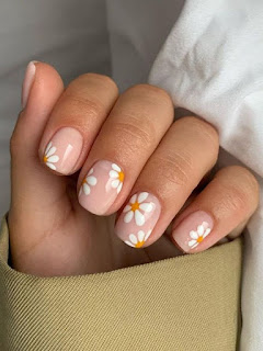 Dainty Daisies