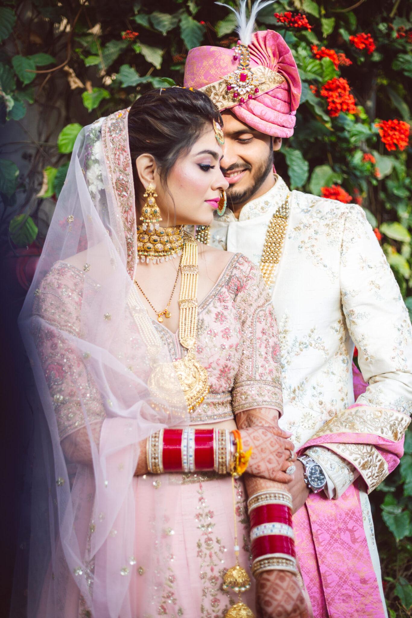 Capturing Romantic Wedding Couple Poses | Red Veds