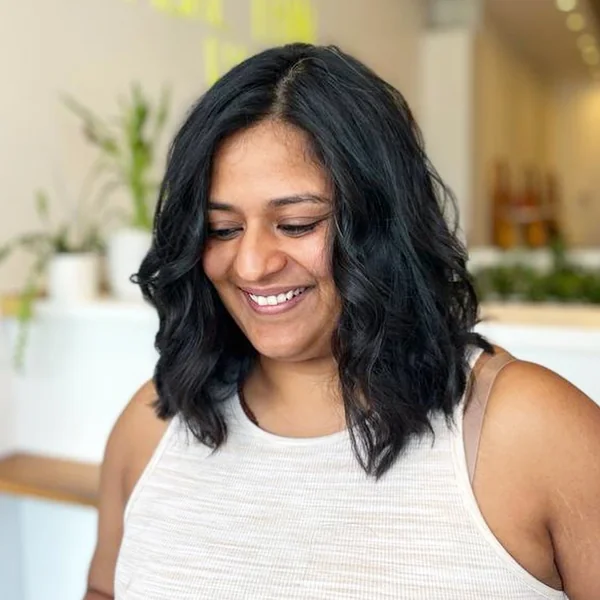 Effortless Collarbone Bob with Soft Beach Waves