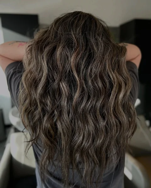 Effortless Long Waves with Subtle Highlights