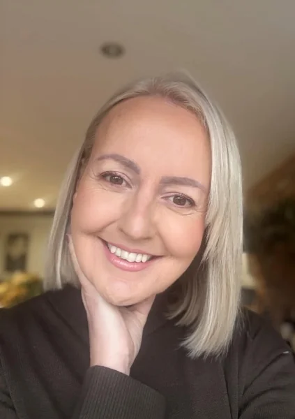 Elegant Chin-Length Blonde Bob with Soft Fringe
