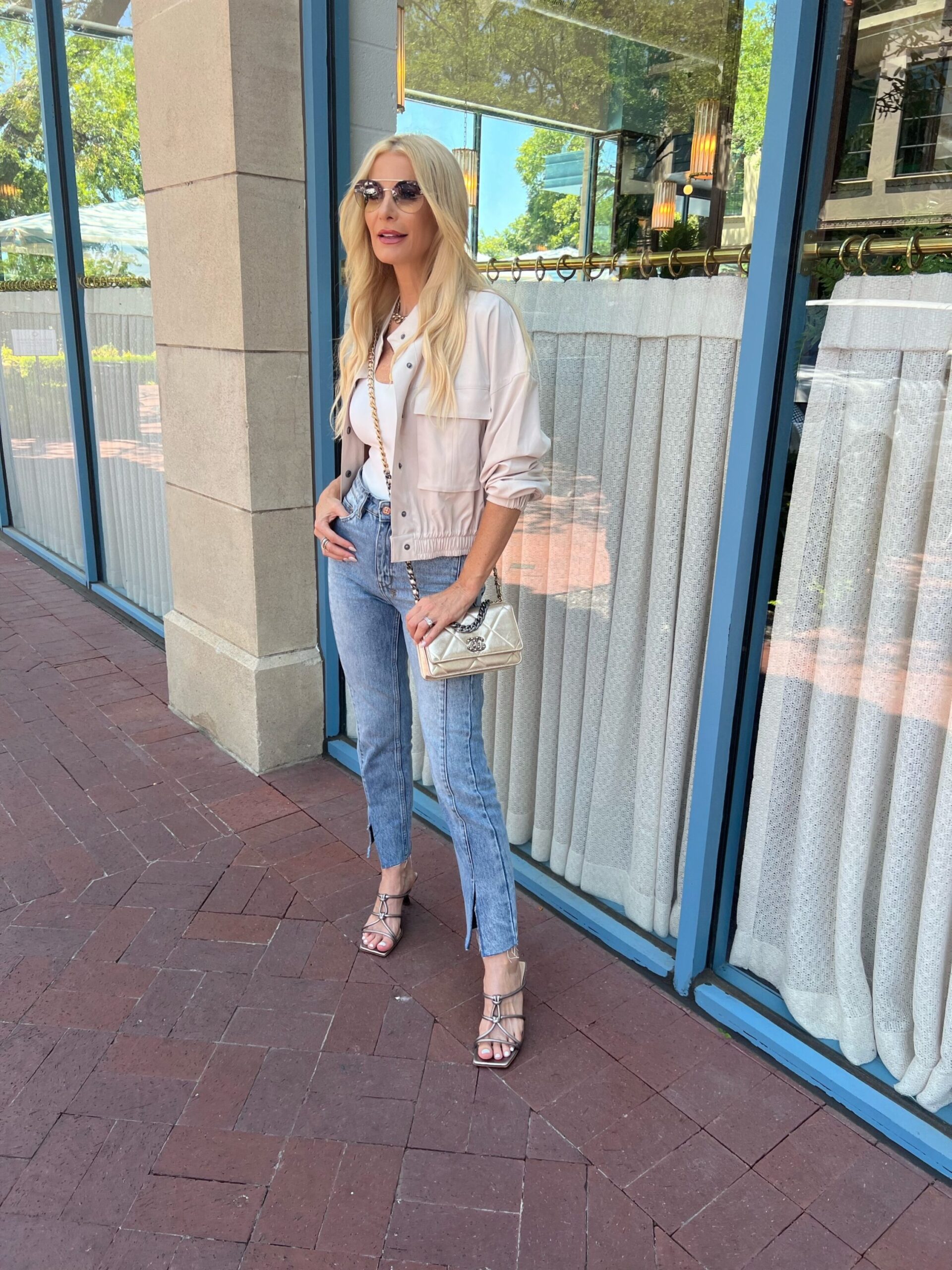 7 CHIC LOOKS FINISH SUMMER IN STYLE