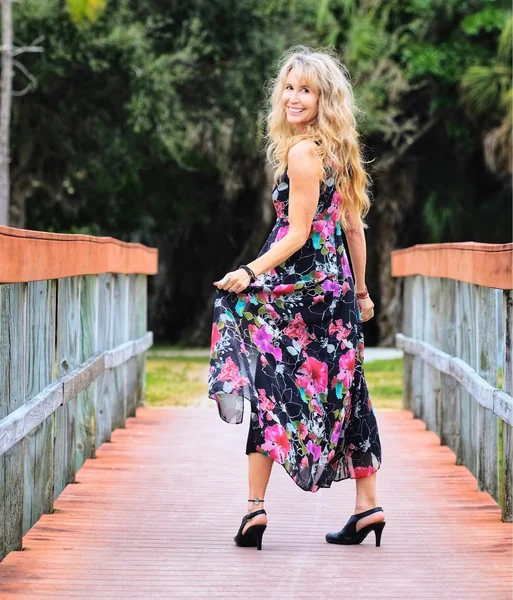 Gorgeous Long Blonde Layers for Abundant Wavy Hair