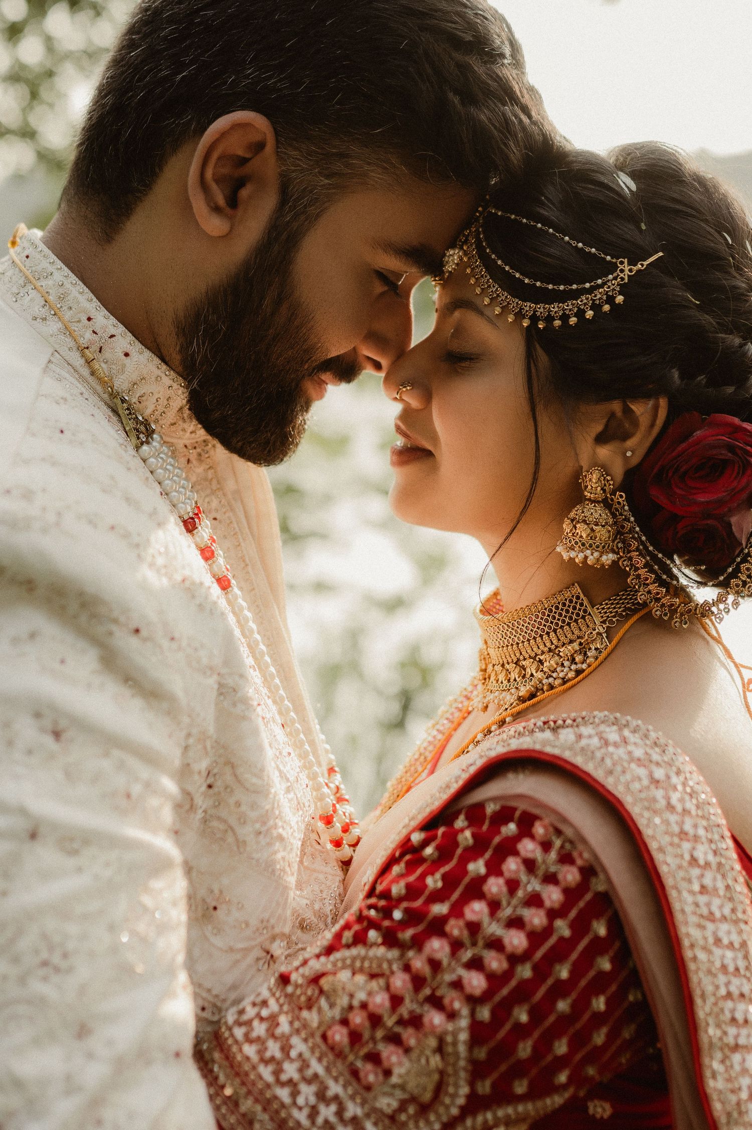 14 Perfect Wedding Poses for couples that can turn your wedding ...