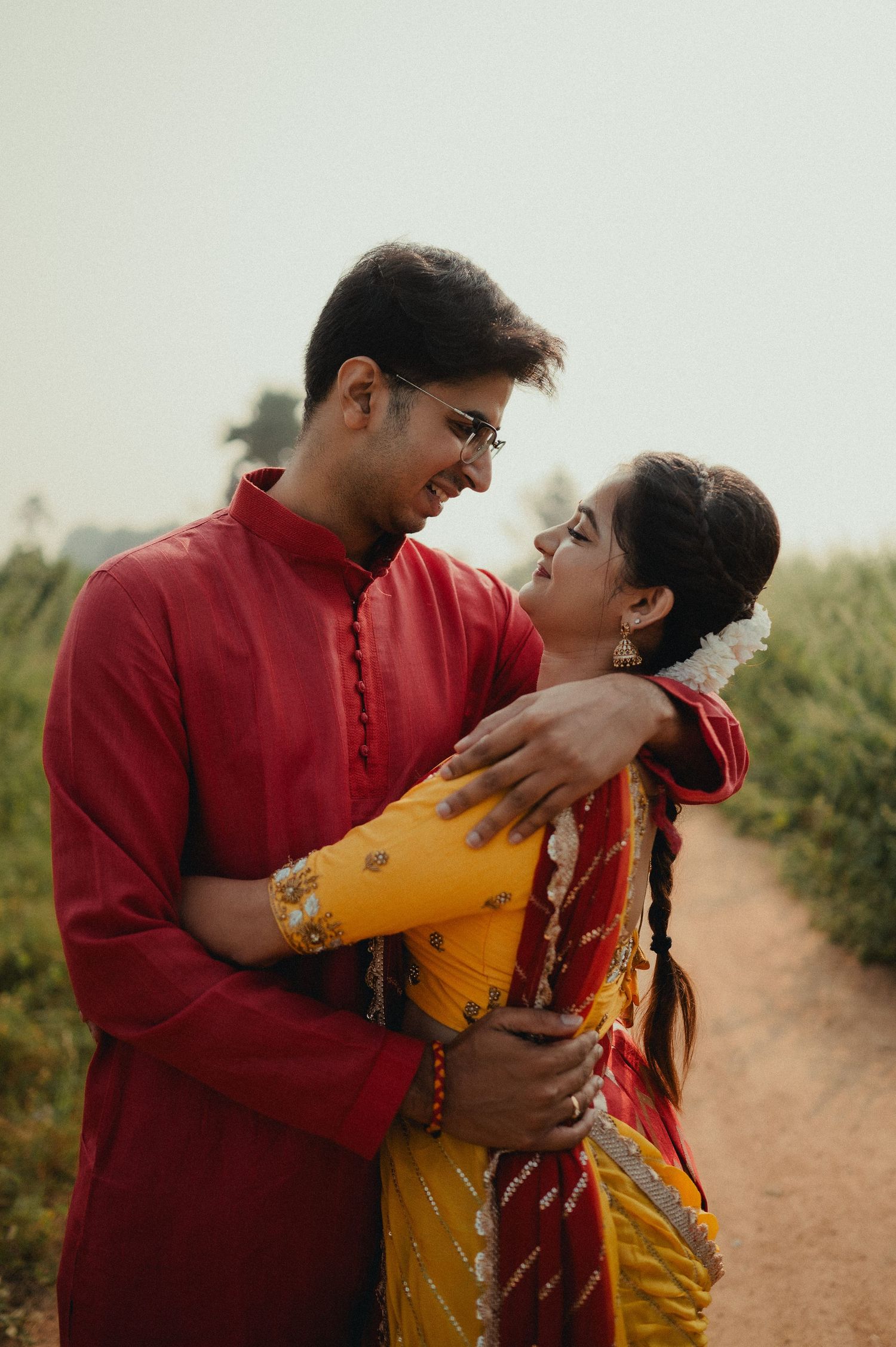 14 Perfect Wedding Poses for couples that can turn your wedding ...