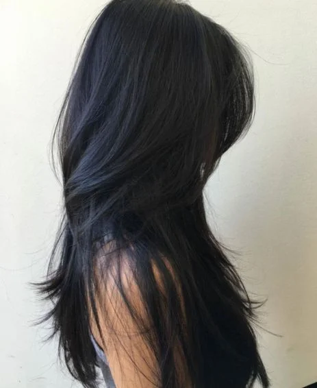 Jet Black Layers with Airy Feathered Flow