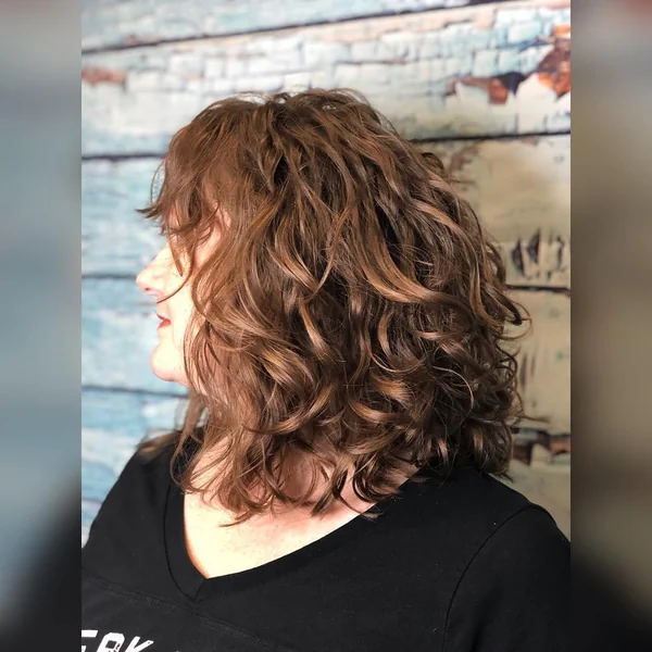 Layered Medium Cut for Defined Natural Curls