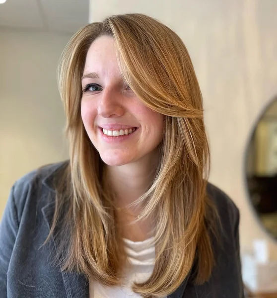 Sleek Honey Blonde Layers for Face Framing