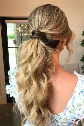 Soft Wavy Ponytail with Wrapped Base