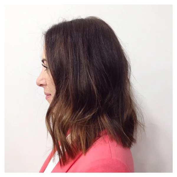 Subtle Layered Lob with Wavy Ends
