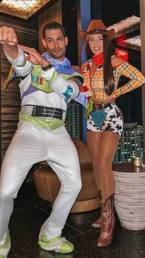 30 Cute And Unique Couples Halloween Costumes Ideas For 2024 ...