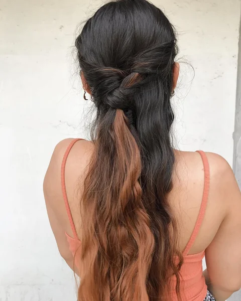 Twisted Half-Up with Two-Tone Waves for thick and long hair