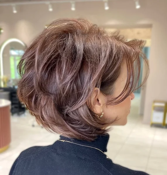 Voluminous Copper Shaggy Bob with Choppy Layers