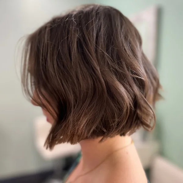 Wavy Angled Chin Bob with Dimensional Brown