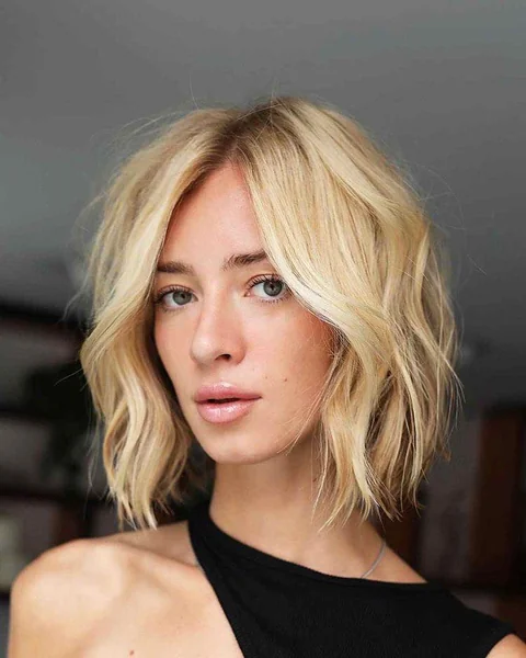 Wavy Blonde Bob with Effortless Choppy Layers