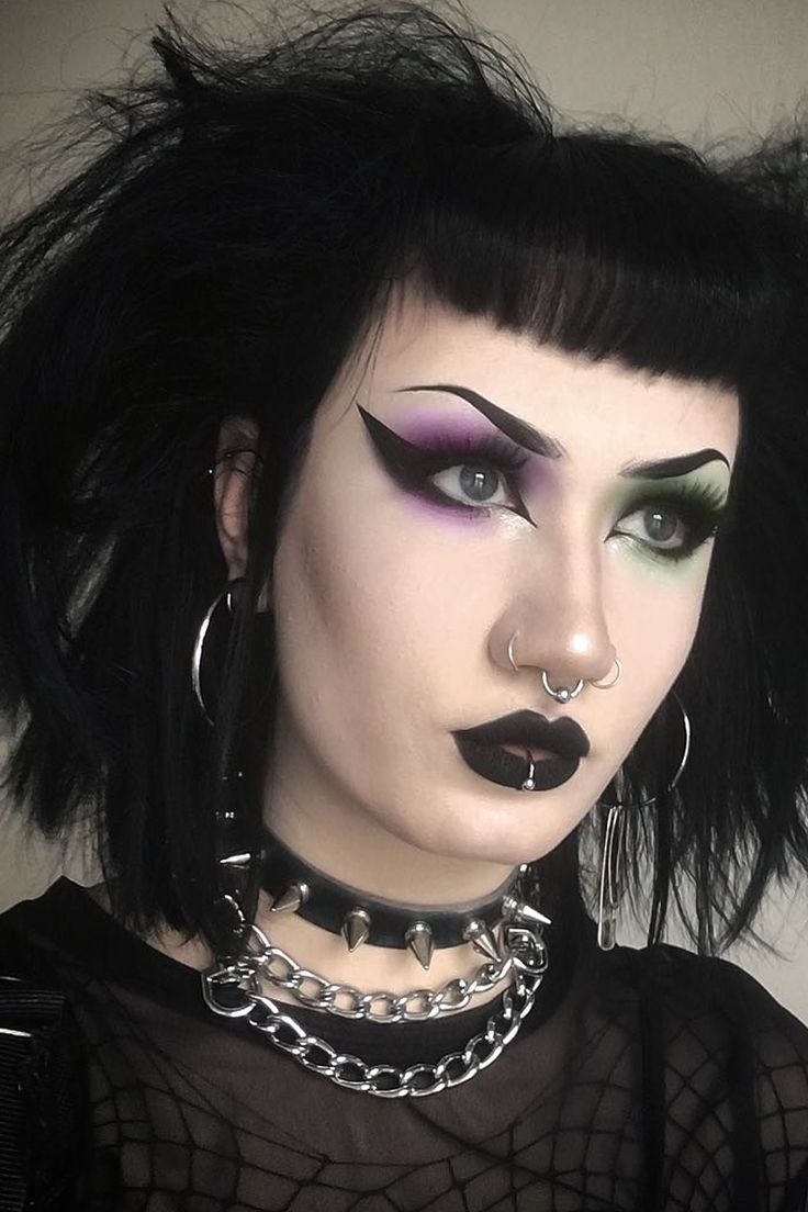 10 Goth Makeup Looks You Need to Try