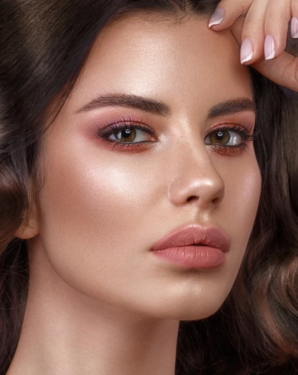 The Best Summer Makeup Looks & Products We're Totally Obsessed With!