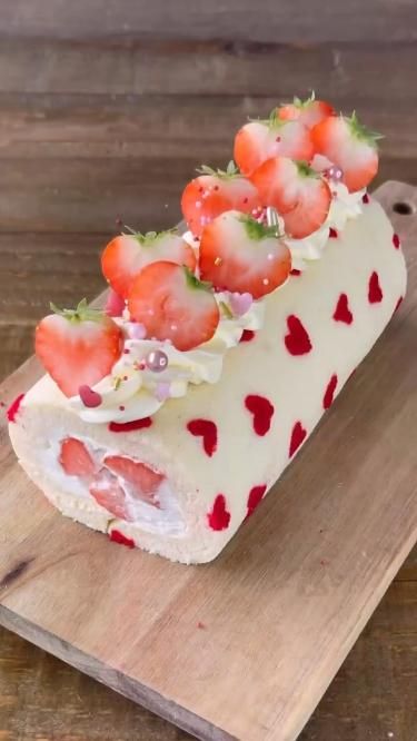 Strawberry roll cake Recipe for Valentines