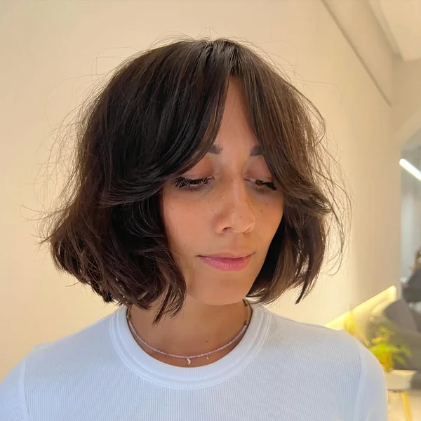 Chic Caramel-Infused Bob with Effortless Lived-In Waves