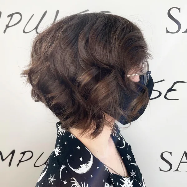 Chic Caramel-Toned Bob with Polished Stacked Layers